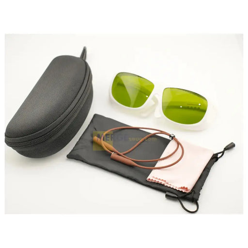 white colour CE Certified Goggle