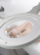 Omega 7 Magnifying Lamp