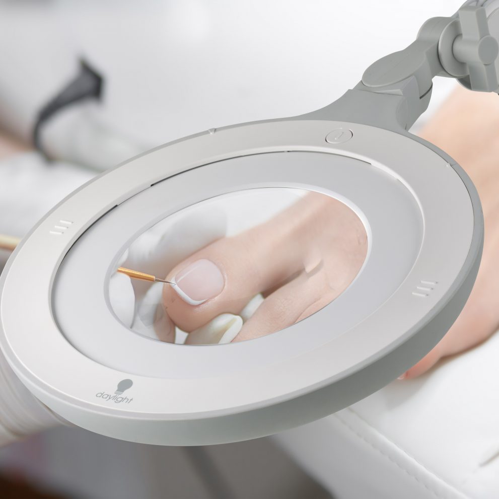 Omega 7 Magnifying Lamp