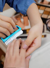 Dermora - Nail Brush with Handle – Fingernail & Toenail Cleaning Scrub Brush